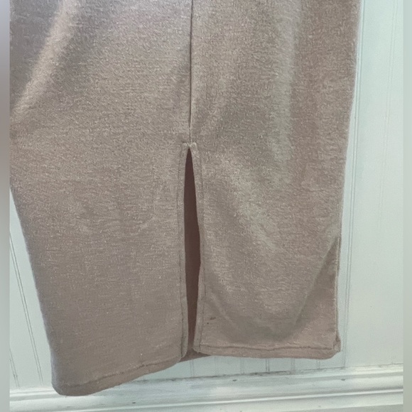 Gilli Dress - Picture 5 of 5